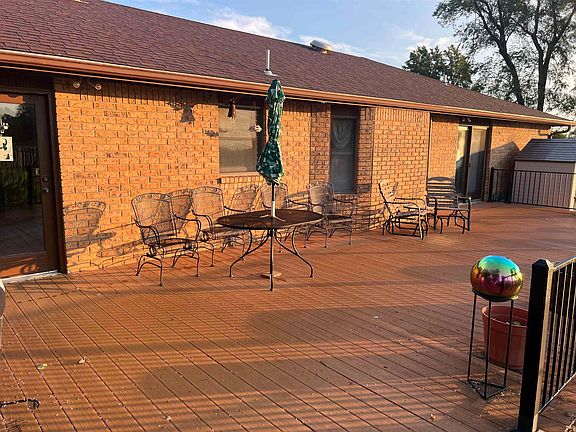 4th image of 1605 Estates Dr