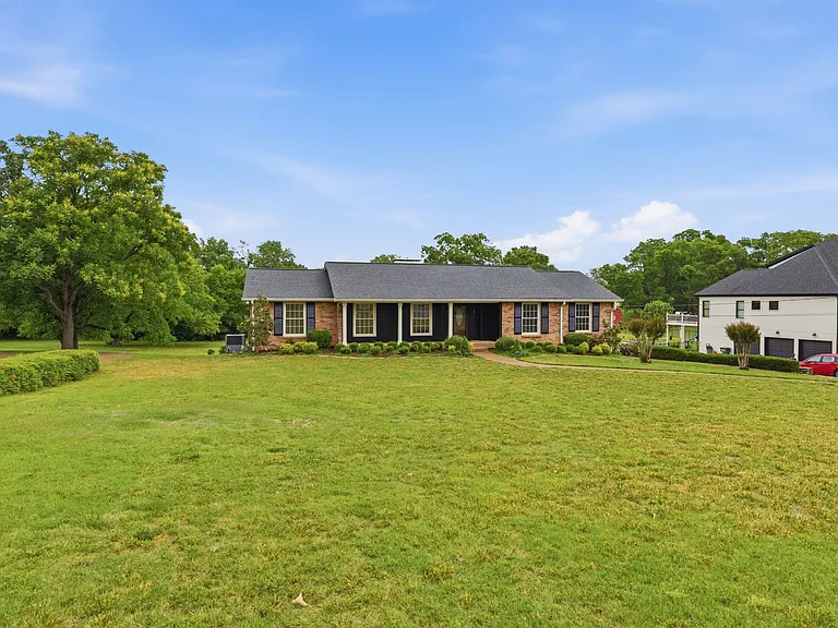 213 Rising Sun Ln — Photo 3