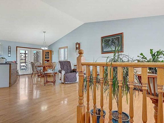 4th image of 8206 SE 107th St