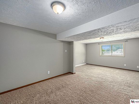 4th image of 15444 Douglas Cir