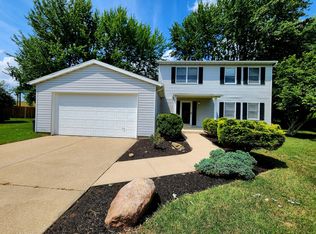 304 Cloverleaf Ln, Washington Court House, OH 43160