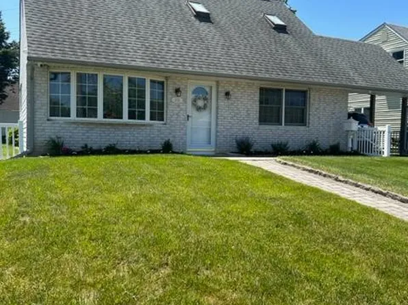 2836 Norcom Rd, Philadelphia, PA 19154