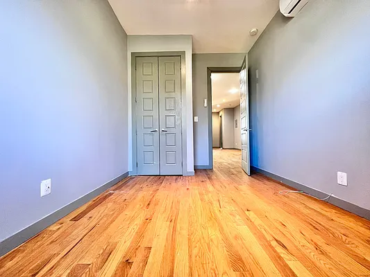 Rented by ERNY LLC | media 12