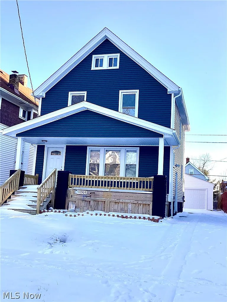 10909 Fortune Ave photo 1