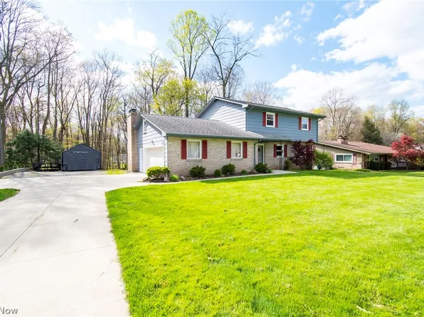 4252 Adeer Dr, Canfield, OH 44406