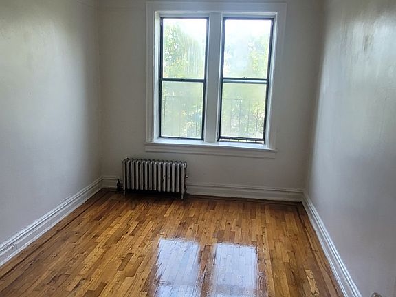 2nd image of 438 52nd St APT D4