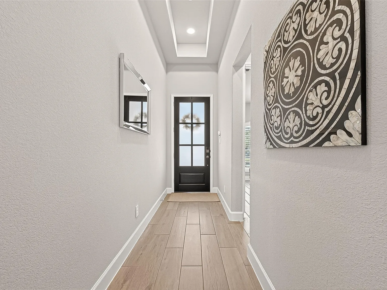 4 bed, 3.0 bath, 2049 sqft, $3,000 — Photo 4
