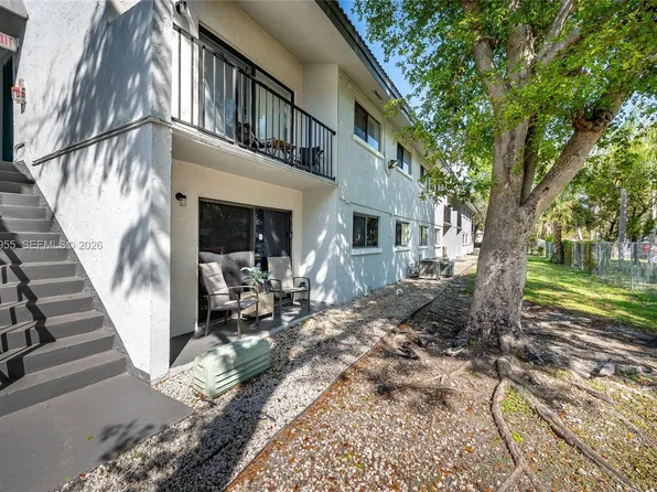 7095 NW 179th St APT 110, Hialeah, FL 33015
