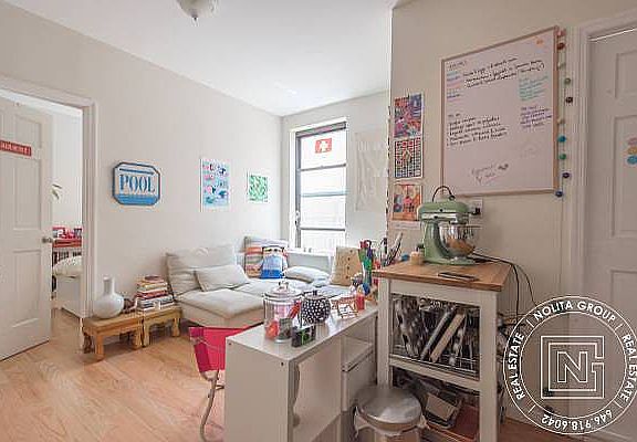 5th image of 90 Elizabeth St APT 19
