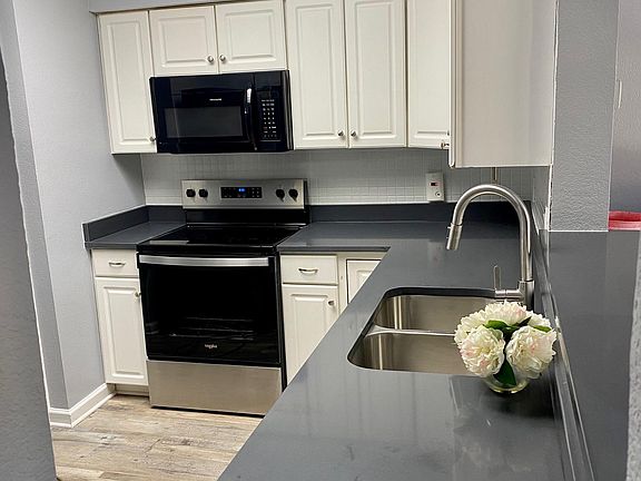5th image of 8527 Coppertowne Ln #8527