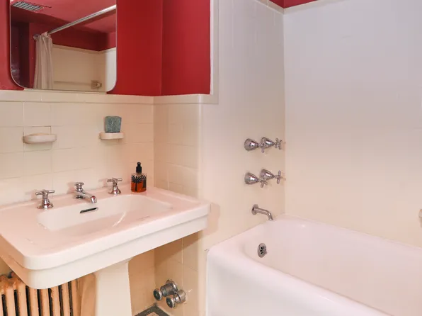 2 Beekman Place image 13 of 17