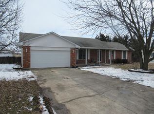 105 Meadow Ln, Montgomery City, MO 63361