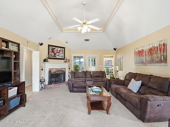 4th image of 115 Formosa Dr