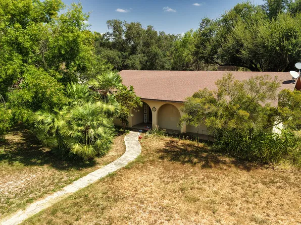 116 E Bluebonnet Drive, Uvalde, TX 78801