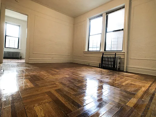 Rented by Realty 2000 Corp | media 1
