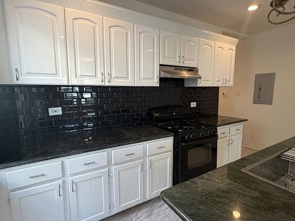 5th image of 202 S Stiles St APT 1L