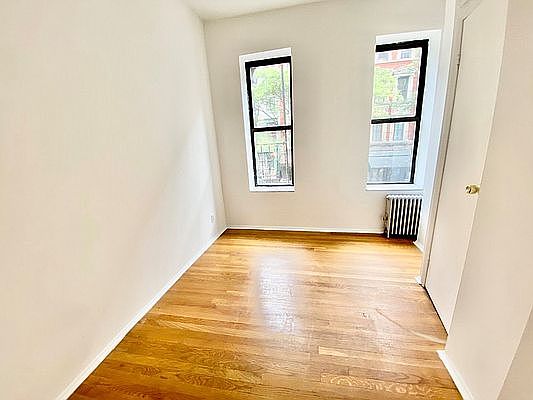 5th image of 122 Saint Marks Pl APT 6