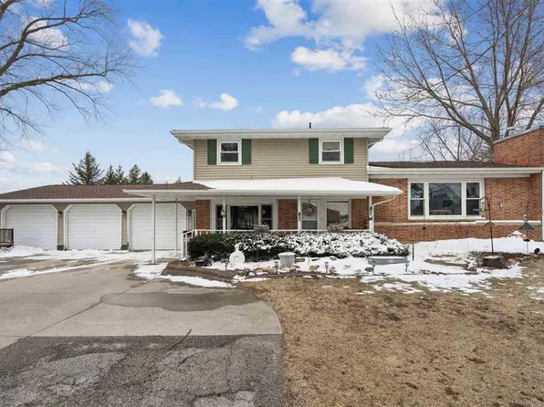 517 Oak St, Rowley, IA 52329