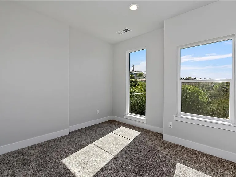 Bradbury Luxury Townhomes — Photo 76