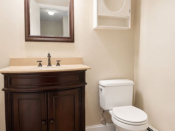 5th image of 444 Cavalier Ct APT 3-1