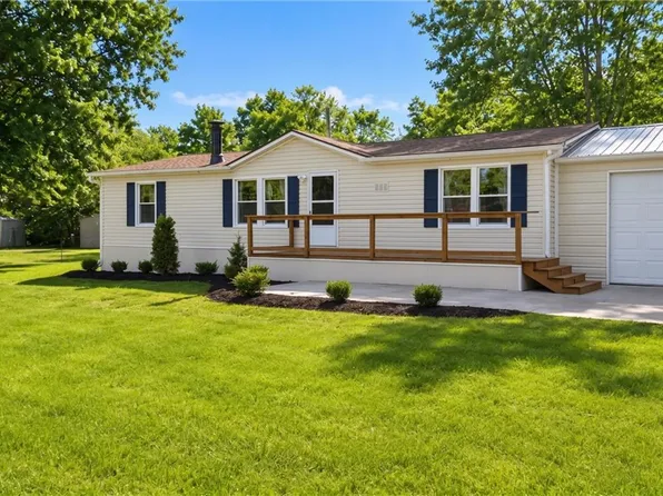 806 N Jerry St, Raymore, MO 64083