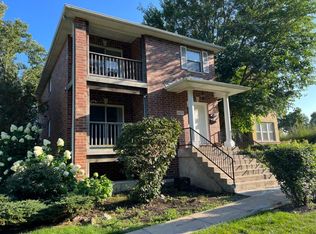 665 E Maple Ave #1, Mundelein, IL 60060