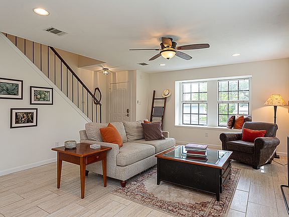 4th image of 907 Sweetwater River Dr