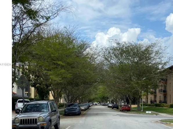 1300 Salzedo St APT 5, Coral Gables, FL 33134