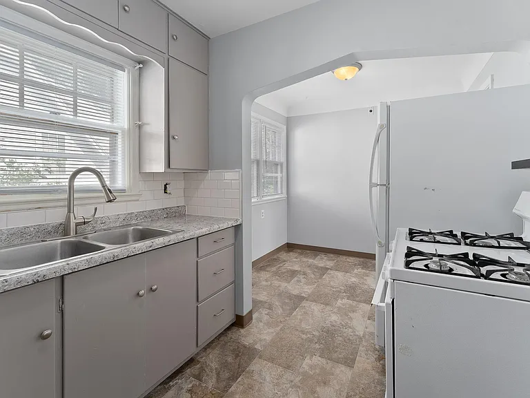 1110 S Main Ave #UPPER — Photo 11
