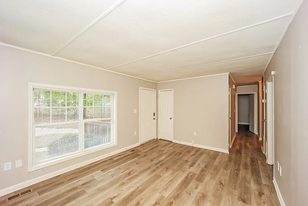 3 bed, 1.0 bath, 1000 sqft, $1,485 — Photo 4