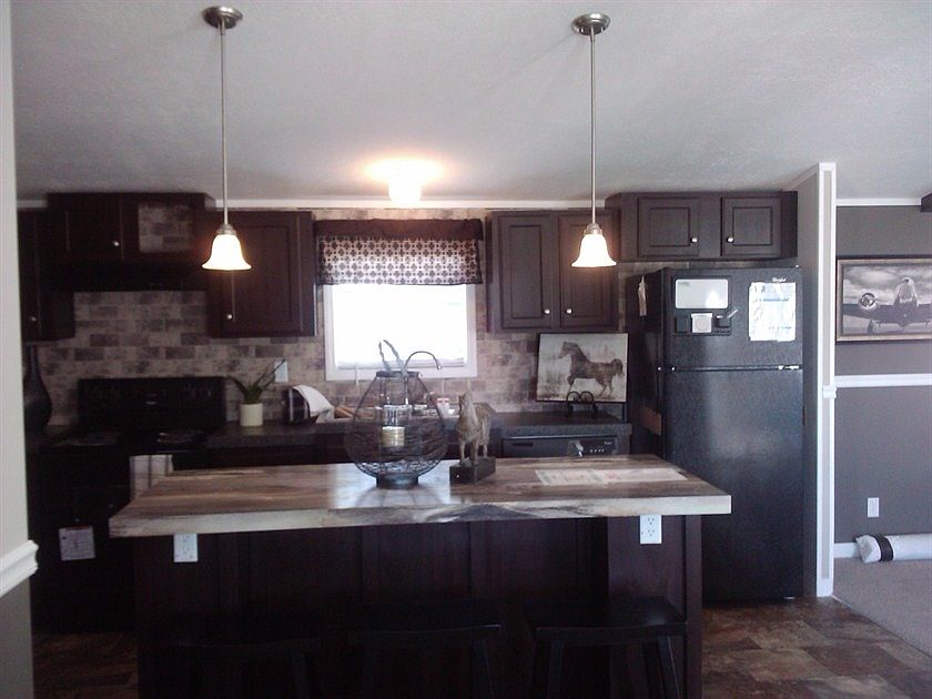 2nd image of 828 Piedmont Dr