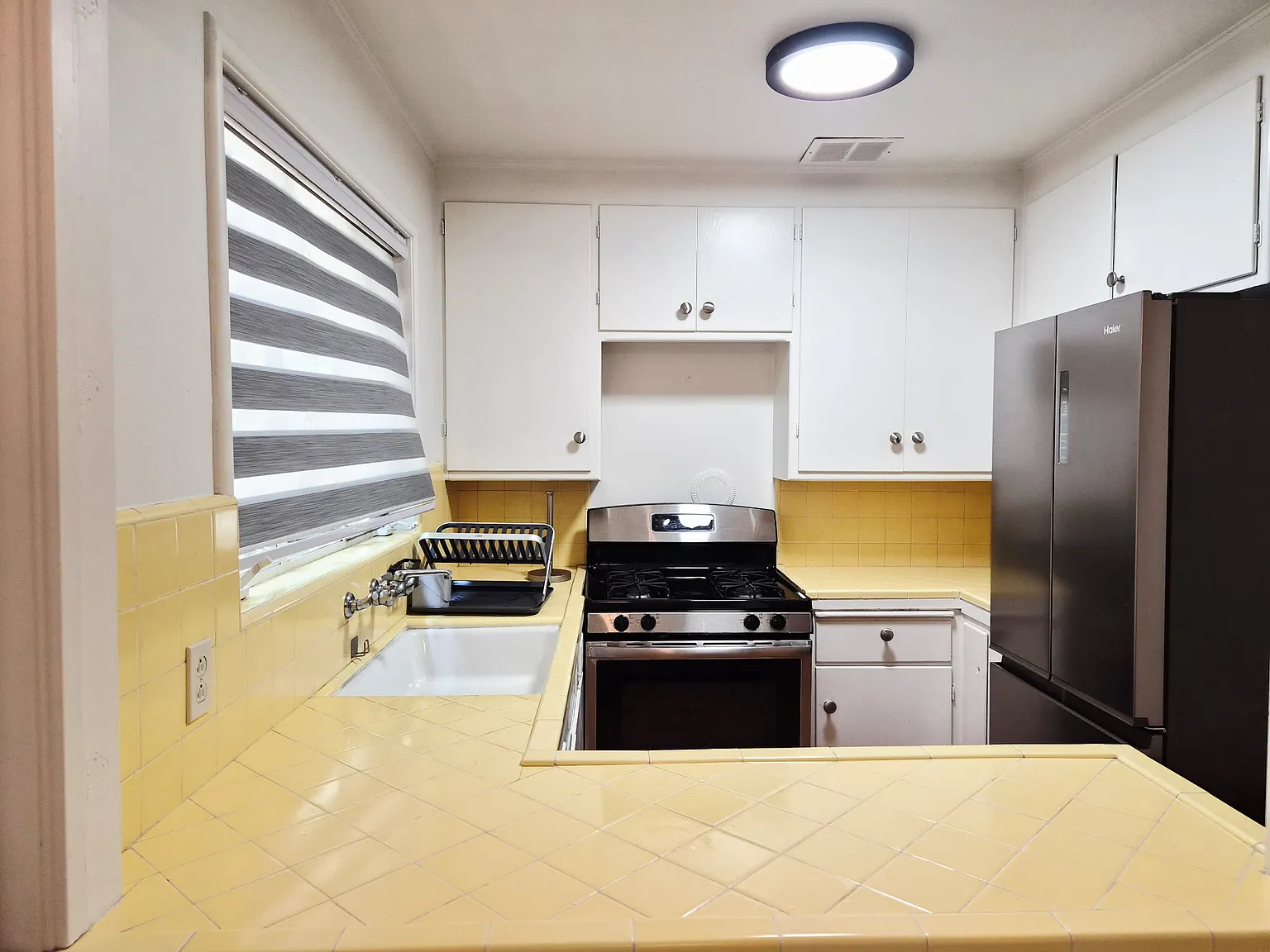 1 bed, 574 sqft, $2,800 — Photo 1