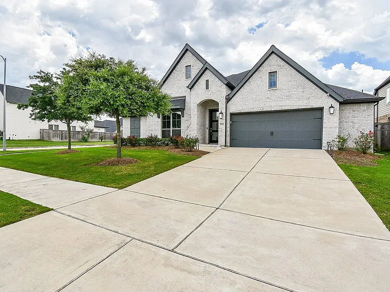 28903 Creekside Bend Dr — Photo 1