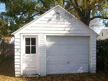 4th image of 1664 Tamarack Ave NW