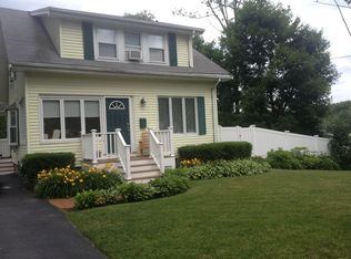 52 North St, Walpole, MA 02081