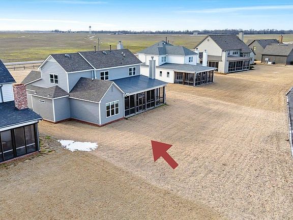 4th image of 10921 Horseshoe Cir