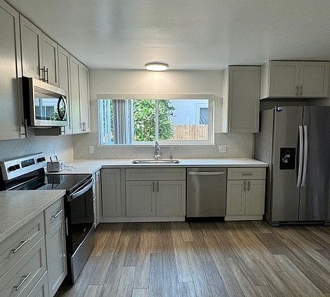 5th image of 757 Applewood Dr