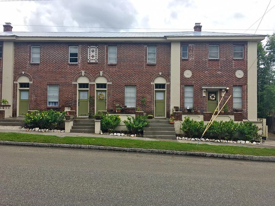 1st image of 219 E Wilder Ave
