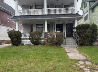 1881 Mannering Rd, Cleveland, OH