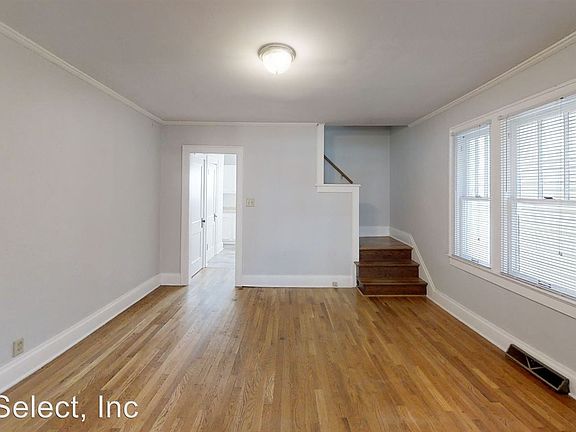 4th image of 2581 East Ave