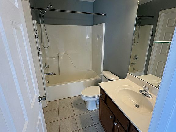 5th image of 116 Lowell Ct