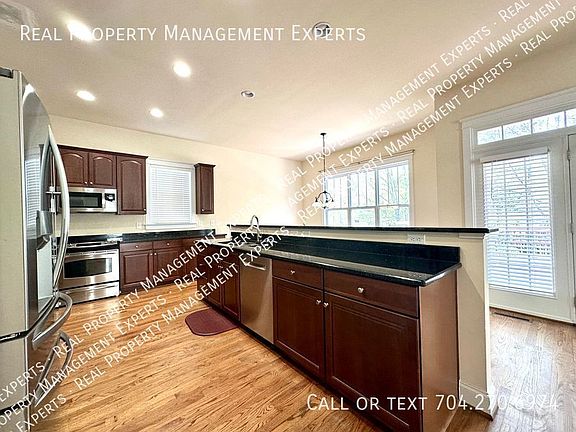3rd image of 5713 McTaggart Ln