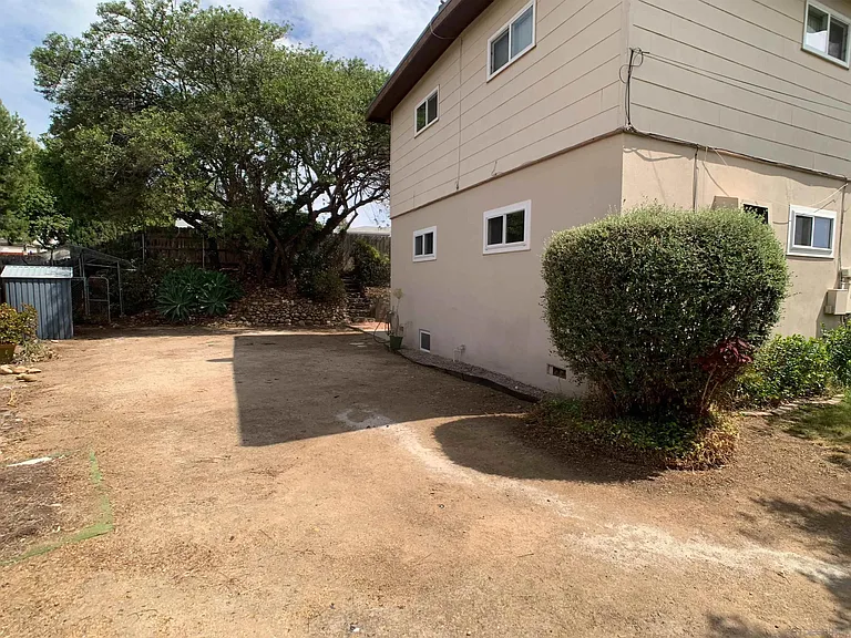6190 Dixie Dr — Photo 15