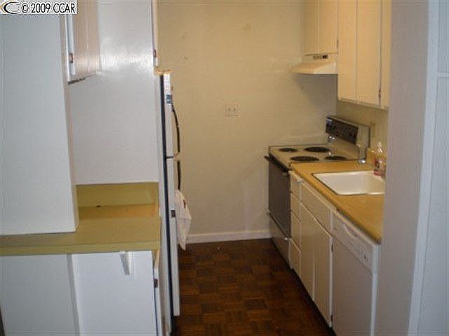 2nd image of 1036 Oak Grove Rd APT 26