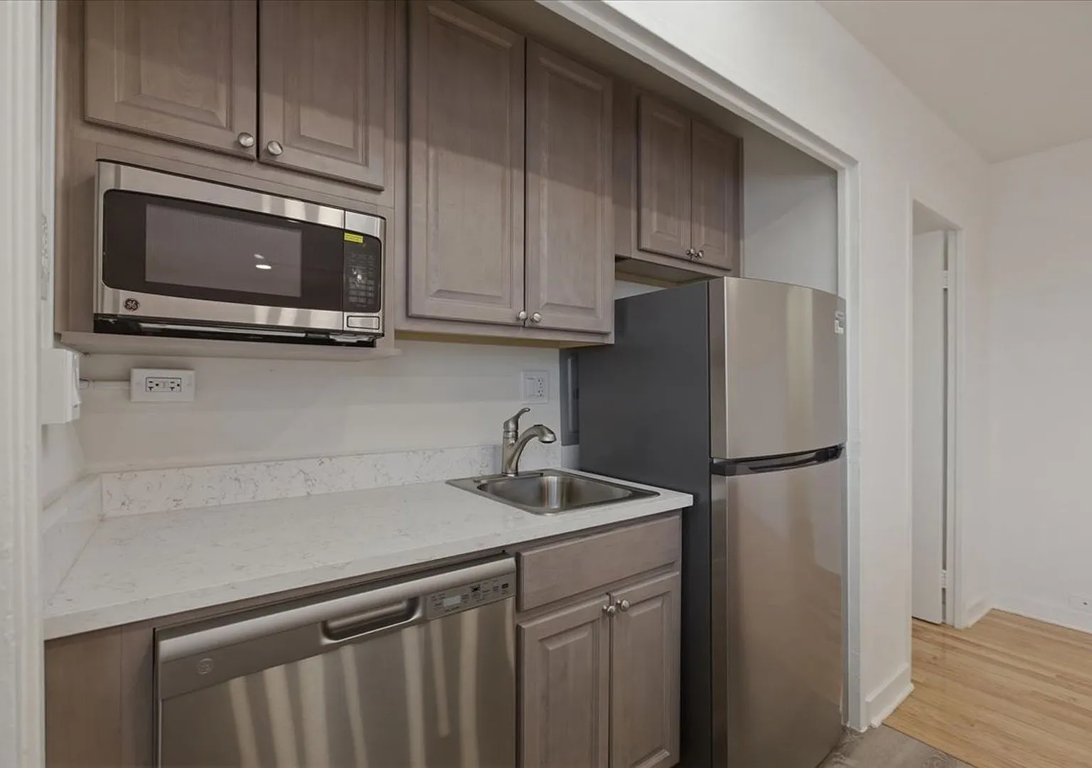 Studio, 500 sqft, $1,680 — Photo 1