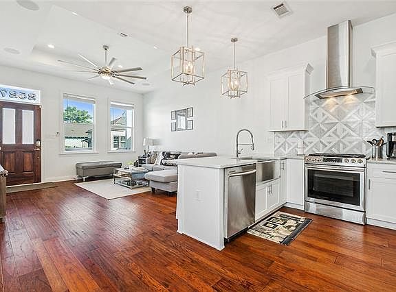 3rd image of 2527 Eagle St