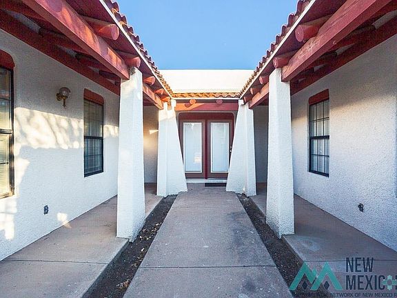 3rd image of 907 Hall Dr