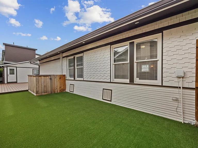 1123 Bomar St — Photo 34