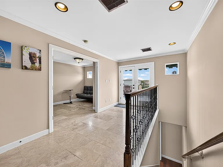 128 Drew St — Photo 37