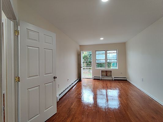 5th image of 716 E 96th St #2A